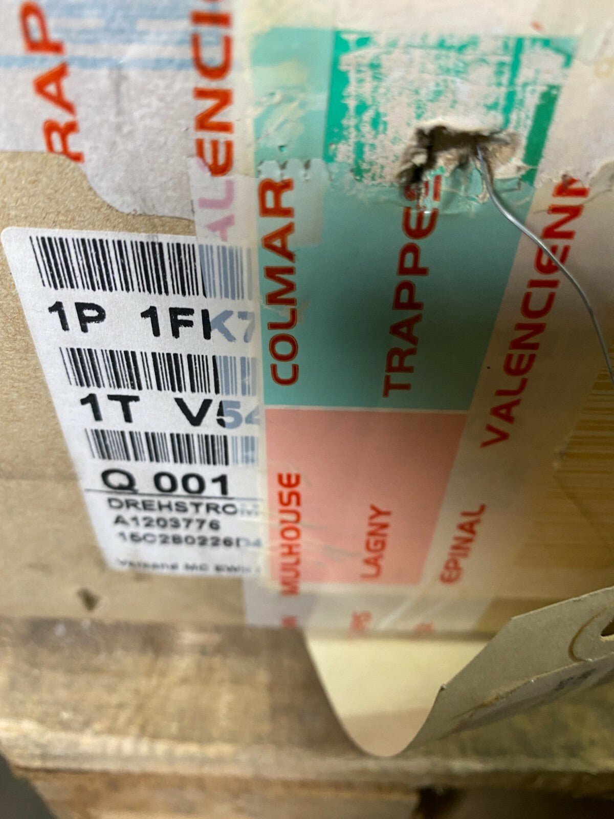 Siemens 1FK7042 - 5AF71 - 1EU5 - Z 1FK70425AF711EU5Z AC synchronous servo gear motor - KLR Automation