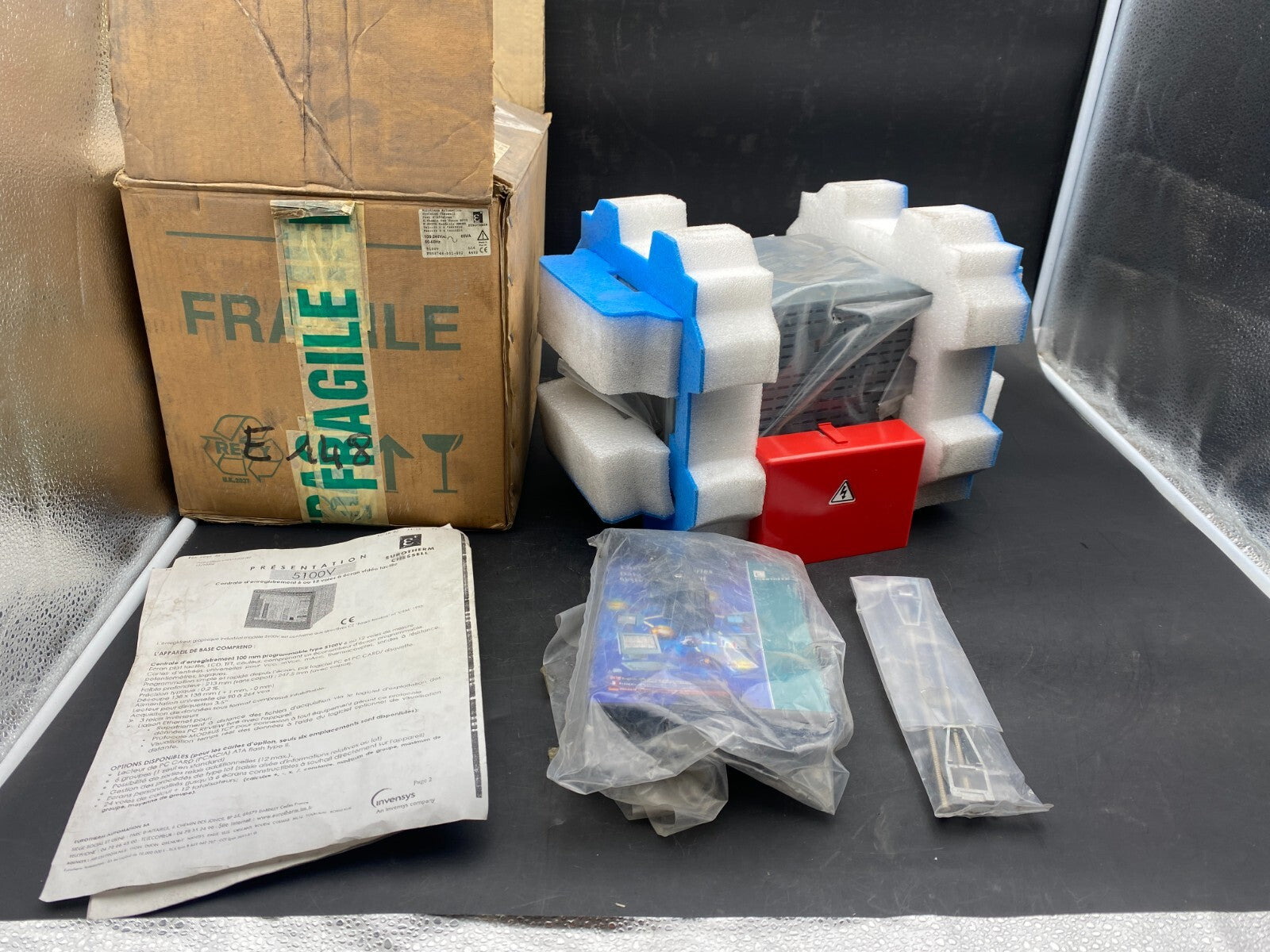 New EUROTHERM 5100V FR58748-001-002 RECORDER 100mm WITH SOFTWARE