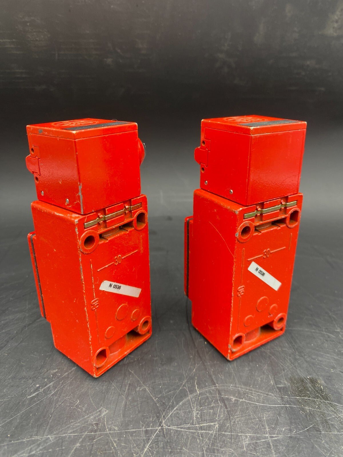 LOT OF 2 TELEMECANIQUE XCS XCS - C501 SAFETY LIMIT SWITCH - KLR Automation