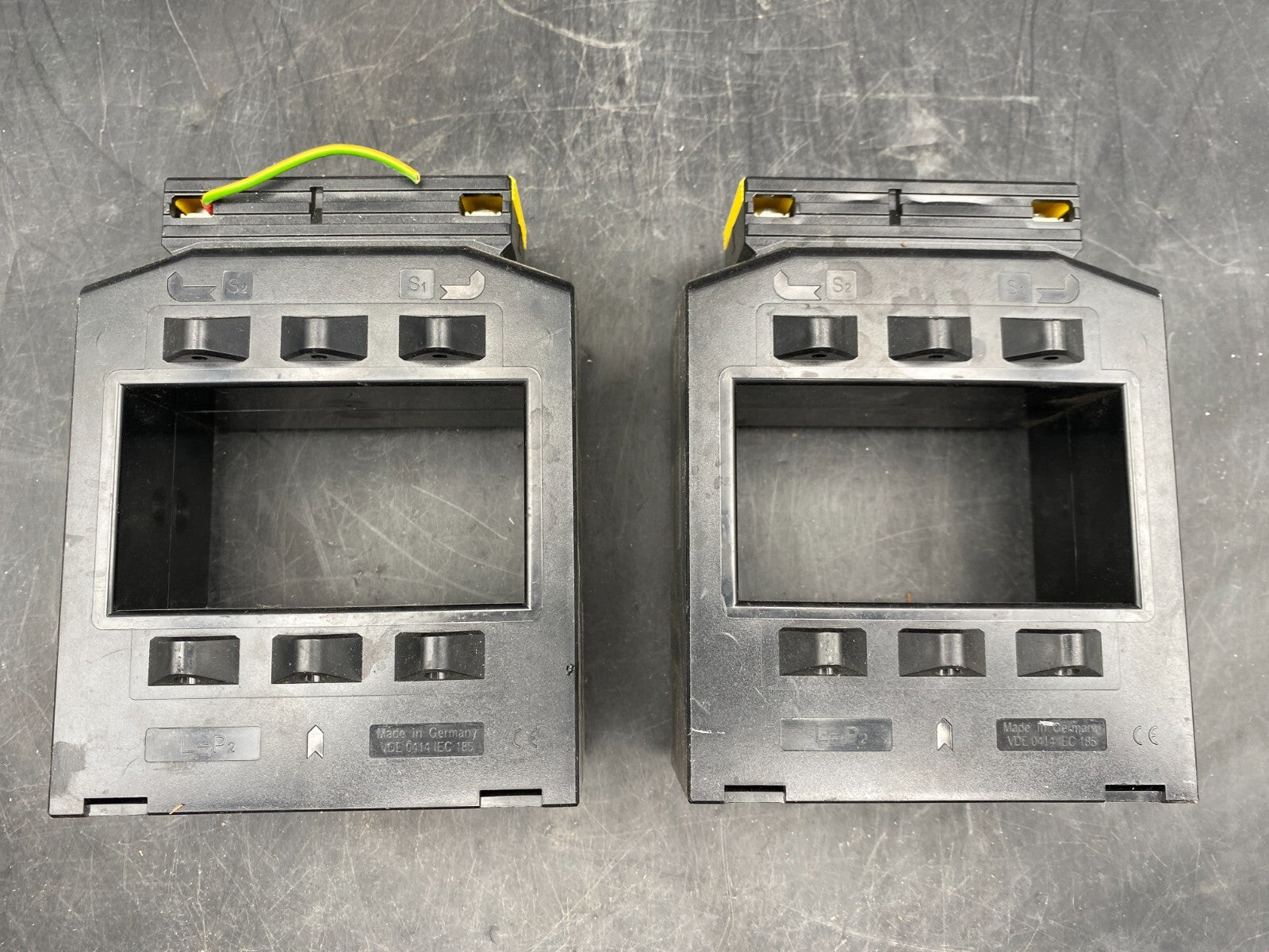 LOT DE 2 SOCOMEC TBA100 750/5 CLASSE 0.5 5VA 192T8075 + TBA100 1000/5 192T8090 - KLR Automation