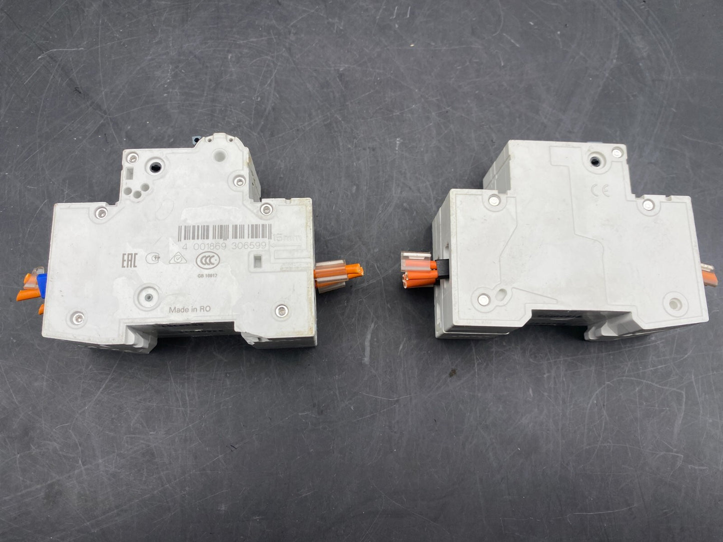 LOT OF 2 SIEMENS 5SU1356 - 1KK06 RCBO CIRCUIT BREAKER - KLR Automation