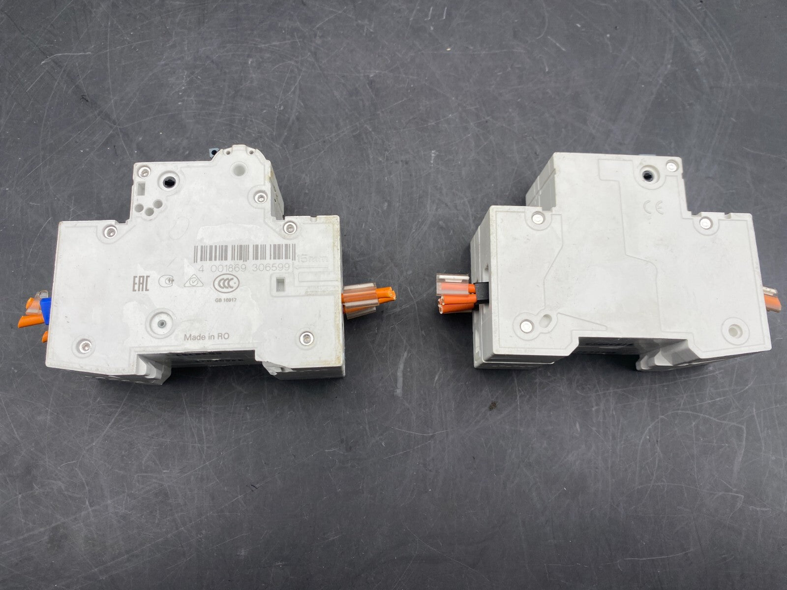 LOT OF 2 SIEMENS 5SU1356 - 1KK06 RCBO CIRCUIT BREAKER - KLR Automation