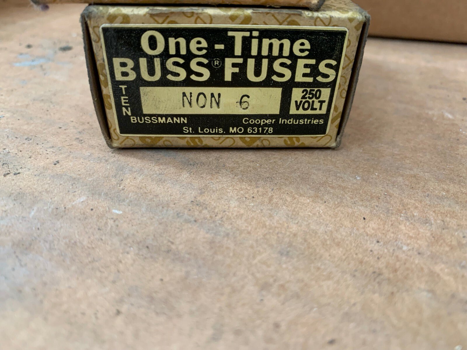 NEW 10 X NON - 6 & 10 x NON - 10 ONE - TIME BUSS FUSES 250V - KLR Automation