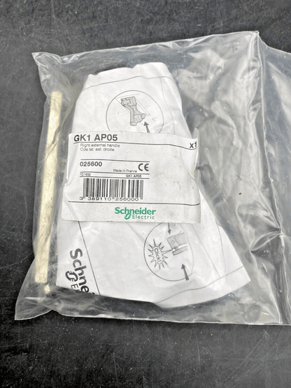 NEW SCHNEIDER ELECTRIC GK1AP05 RIGHT EXTERNAL HANDLE - KLR Automation
