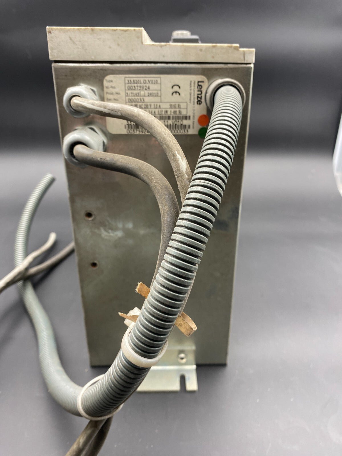 1pc x LENZE 33.8201 G.V010 230 VAC FREQUENCY INVERTER - KLR Automation