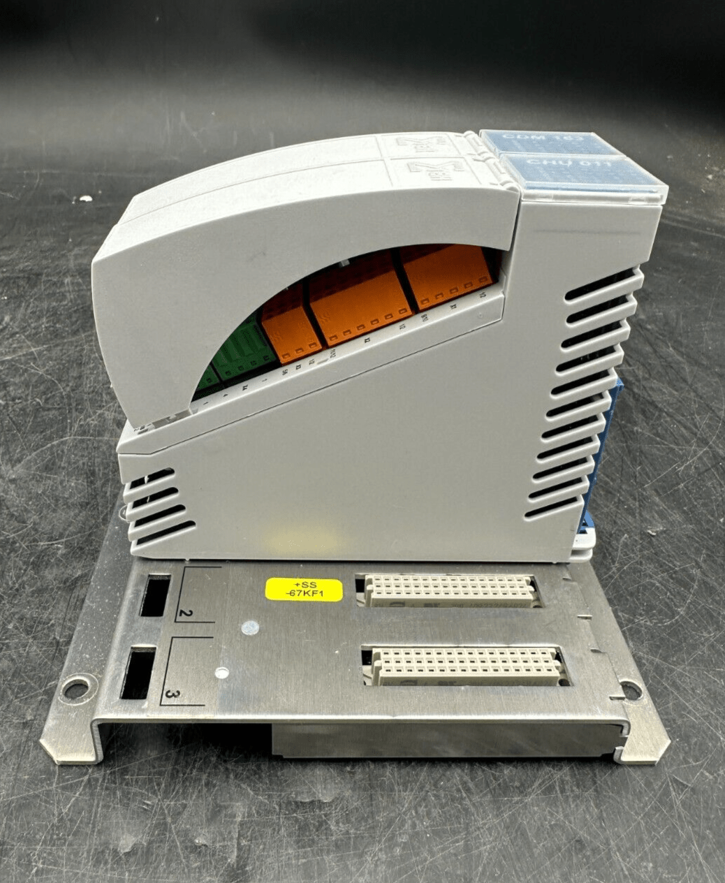 SIGMATEK CDM 163 + CHU 011 + CMB042 - KLR Automation