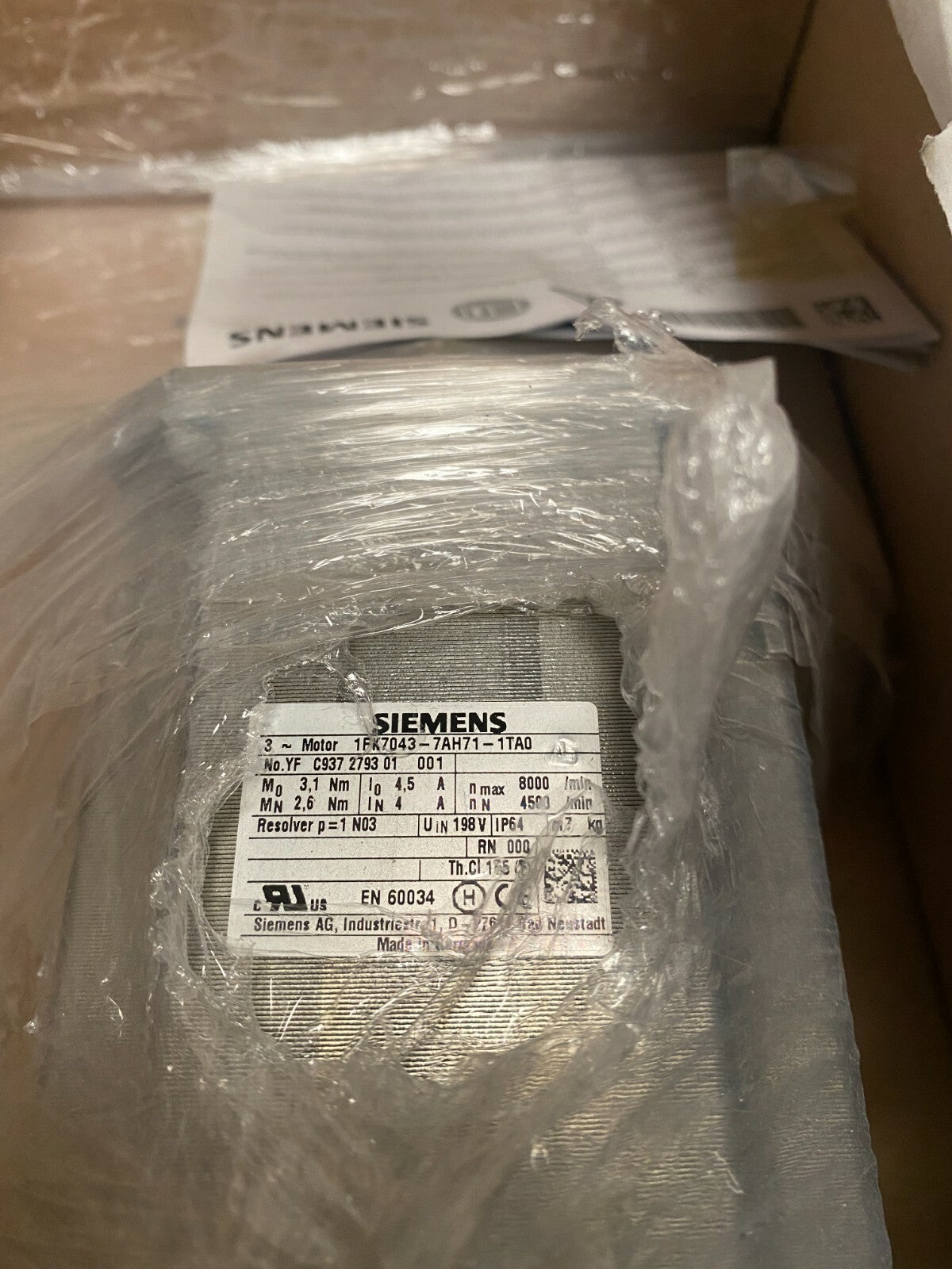 Siemens 1FK7043 - 7AH71 - 1TA0 SERVO MOTOR 1FK7 SIMOTICS SYNCHRONOUS MOTOR - KLR Automation