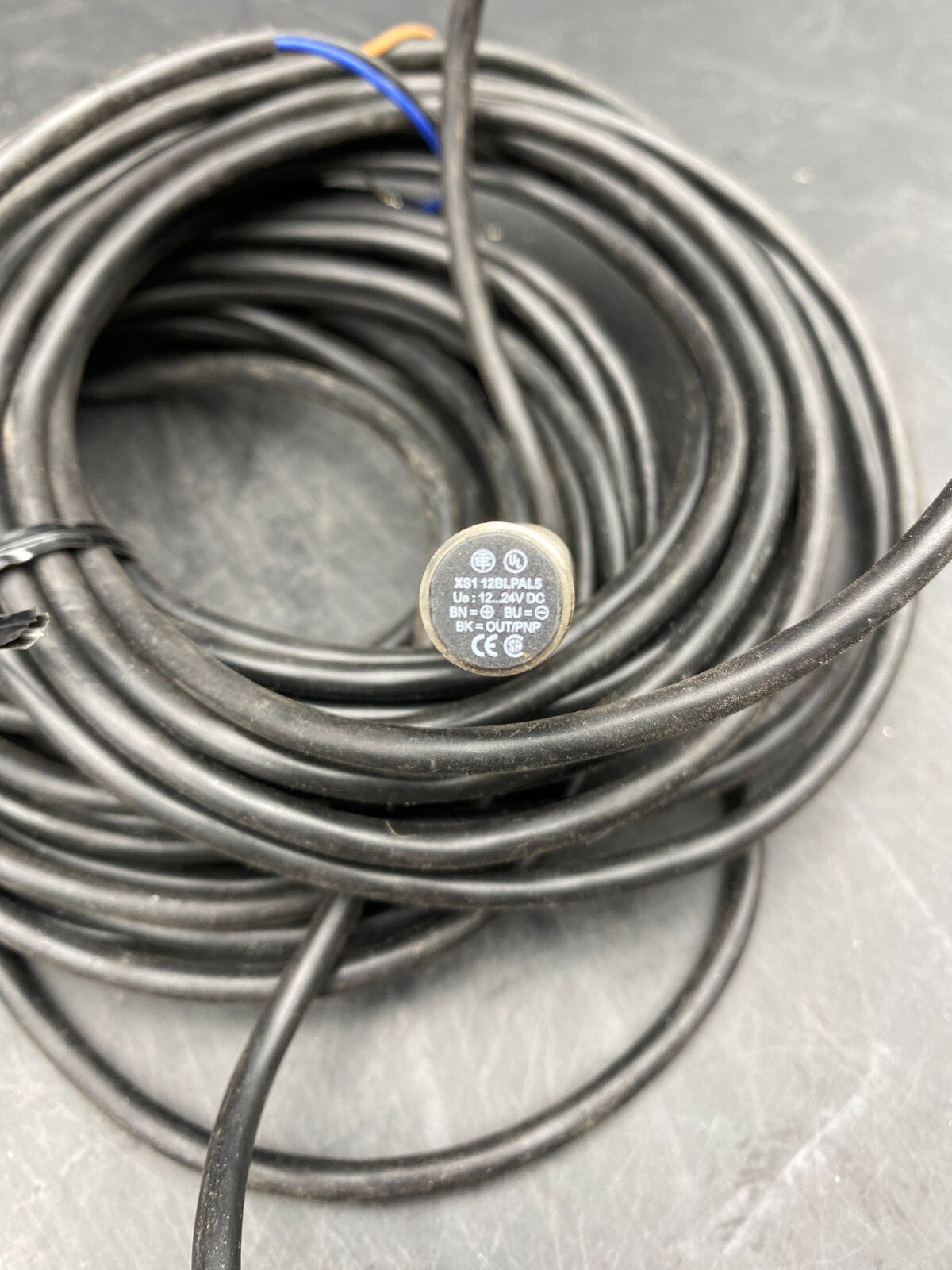 2pc x TELEMECANIQUE XS112BLPAL5 12-24VDC PROXIMITY SENSOR