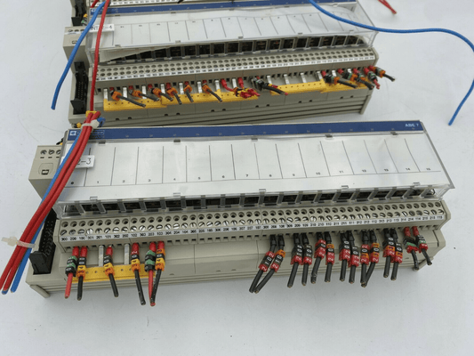 1pc x Telemecanique ABE7 ABE7R16T330 Schneider Electric ABE7 - R16T330 - KLR Automation