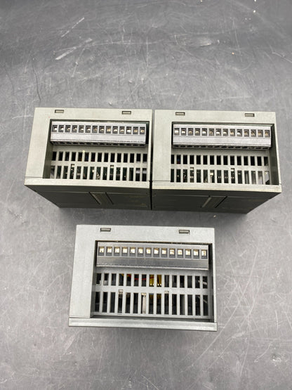 1 pc x SIEMENS 6ES7 222 - 1HF00 - 0XA0 E - S 01 DIGITAL OUTPUT MODULE - KLR Automation