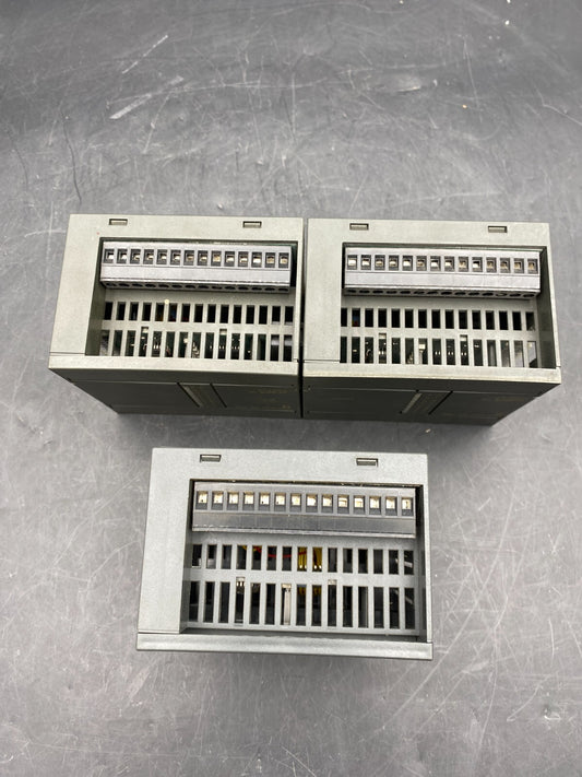 1 pc x SIEMENS 6ES7 222 - 1HF00 - 0XA0 E - S 01 DIGITAL OUTPUT MODULE - KLR Automation