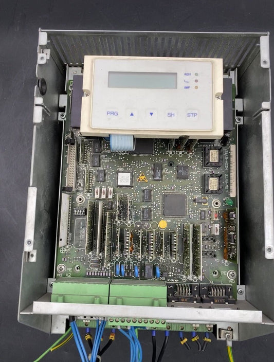 LENZE 8600 33.8602_E.V009 400/460 V FREQUENCY INVERTER SANS COUVERCLE - KLR Automation
