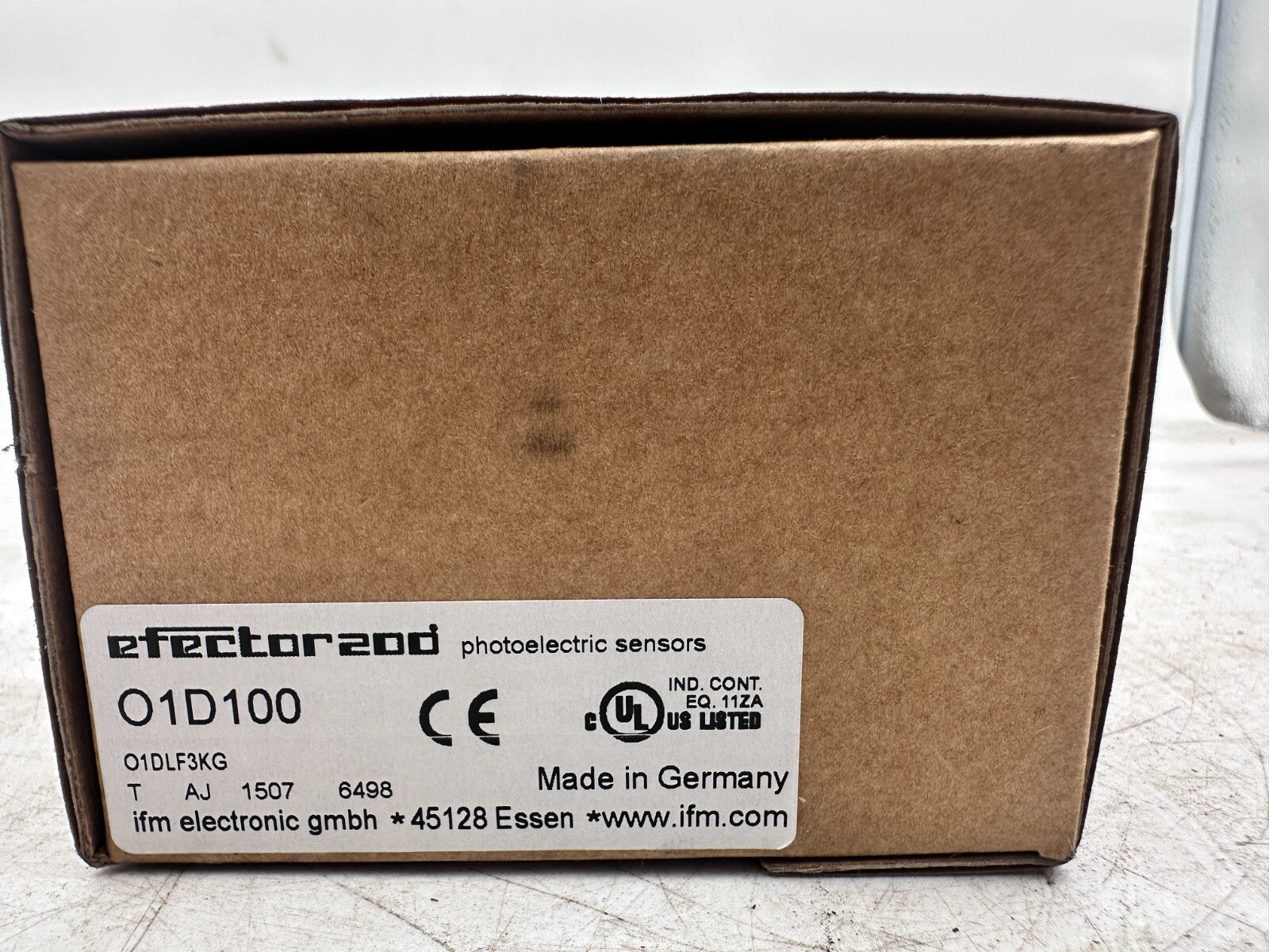 IFM EFECTOR 200 O1D100 O1DLF3KG DETECTEUR DE DISTANCE OPTIQUE - KLR Automation