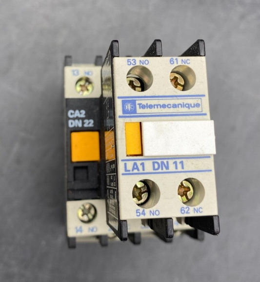 LOT DE TELEMECANIQUE 2 x CA2DN22 + 3 x CA2DN22 + LA1DN11 CONTACTEUR RELAIS