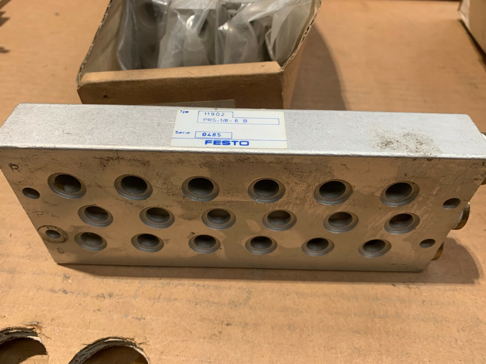  Old Stock  New 4 pc x  Festo 11902 Prs-1/8-6 B Manifold Block