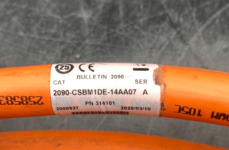 ALLEN BRADLEY BULLETIN 2090 - CSBM1DE - 14AA07 SERIE A CABLE DE 7M - KLR Automation