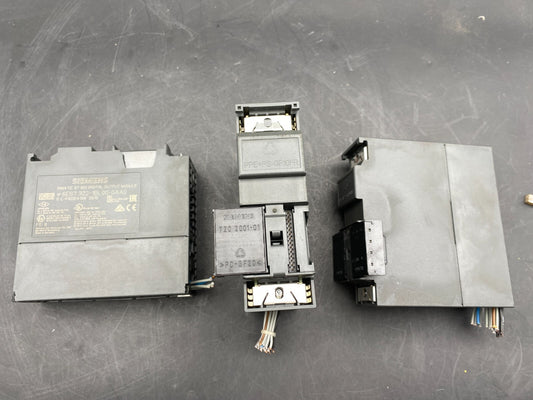 LOT OF 3 SIEMENS SIMATIC S7-300 DIGITAL OUTPUT MODULE 6ES7322-1BL00-0AA0
