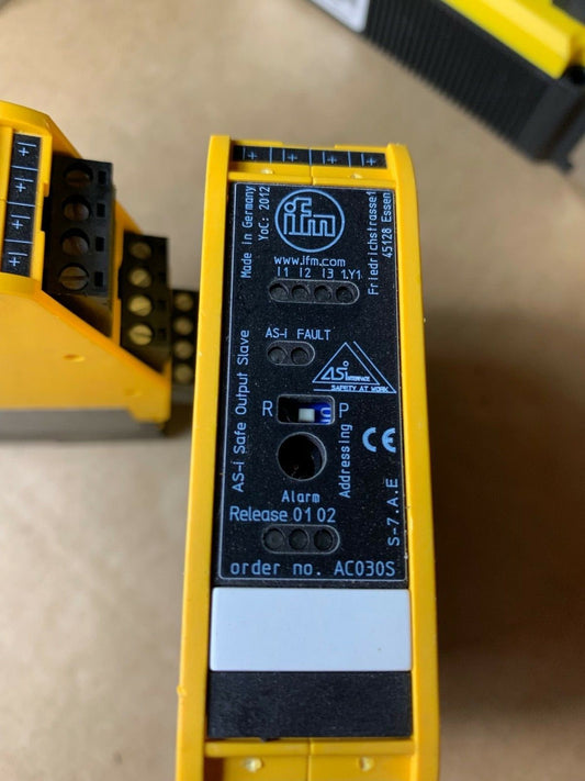 1 x Ifm Electronic SmartLine Module 2SO IP20 AC030S