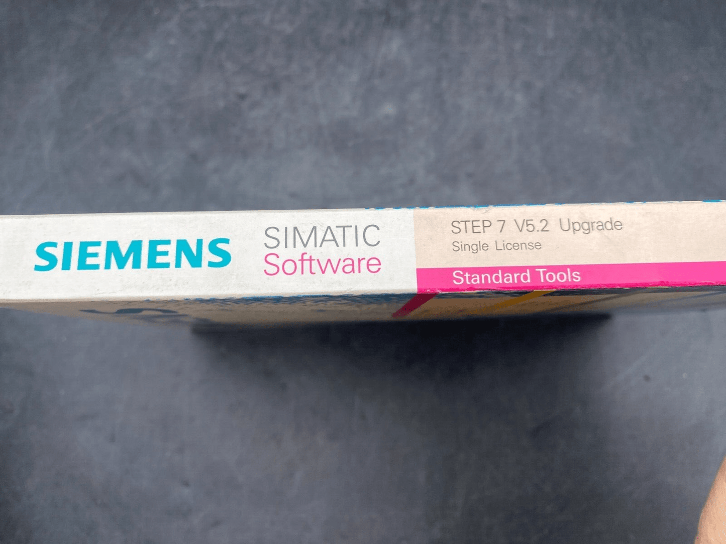 SIEMENS SIMATIC STEP 7 V5.2 UPGRADE + NCM S7 SERV PACK 1 6ES7810 - 4CC06 - 0YX4 - KLR Automation