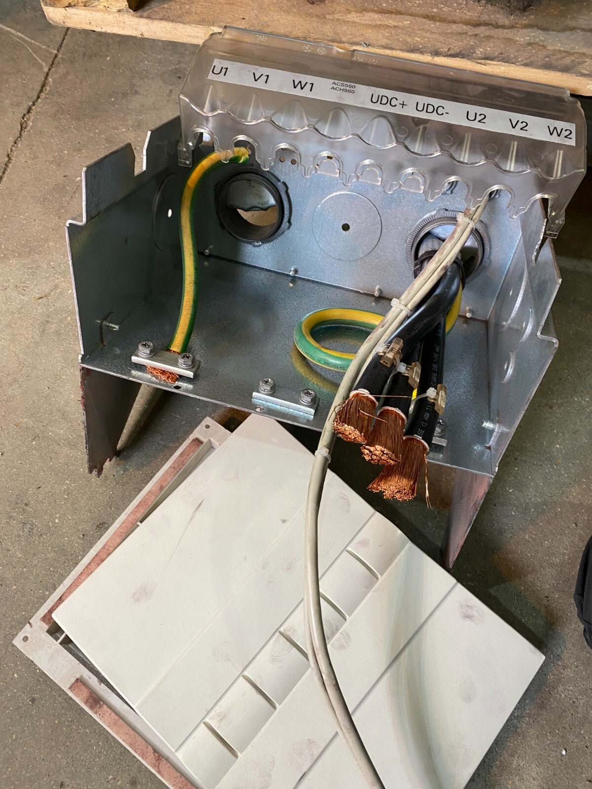 ABB ACS550 - 01 - 157A - 4 380 - 480V 75/55kW ONDULEUR + ACS - CP - A - KLR Automation