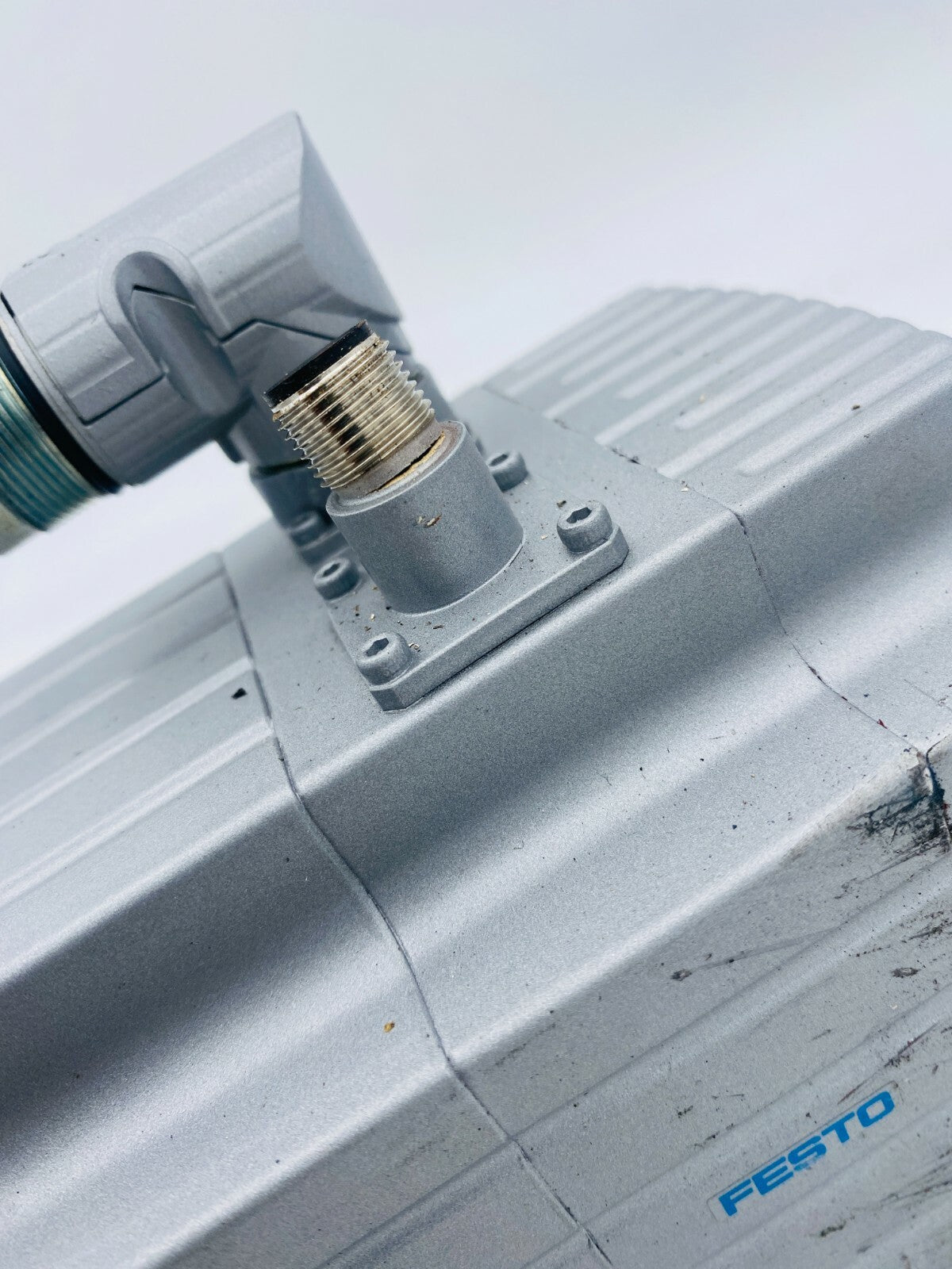 FESTO Servomoteur EMMS-AS-100-L-HS-RS 1562958 + Neugart 42631