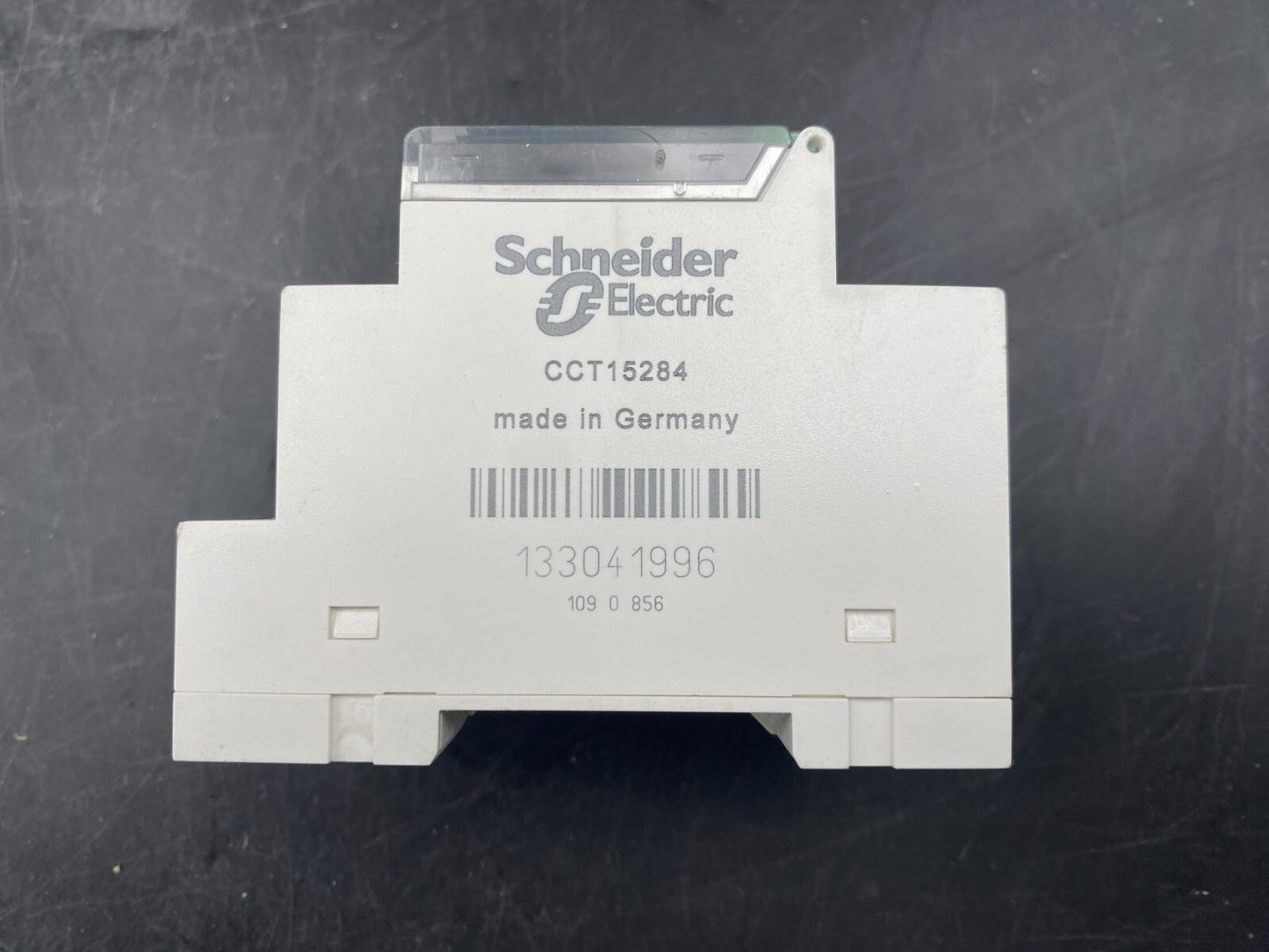 LOT OF 2 SCHNEIDER ELECTRIC CCT15284 IC2000 230 - 240V SENSITIVE SWITCH - KLR Automation