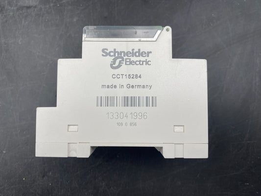 LOT OF 2 SCHNEIDER ELECTRIC CCT15284 IC2000 230 - 240V SENSITIVE SWITCH - KLR Automation