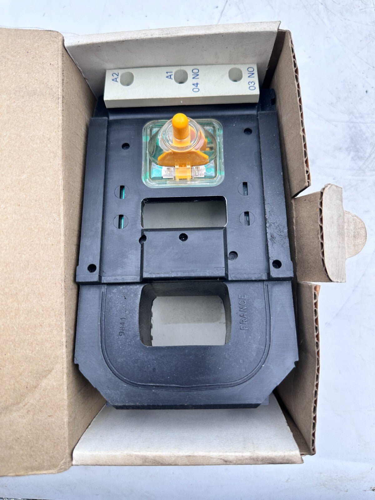 TELEMECANIQUE LX1FJ220 008202 BOBINE - KLR Automation