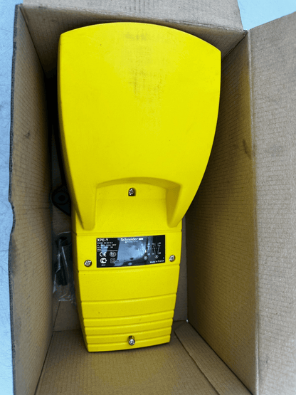 SCHNEIDER ELECTRIC XPE - Y311 YELLOW PLAST FOOT SWITCH PEDAL - KLR Automation