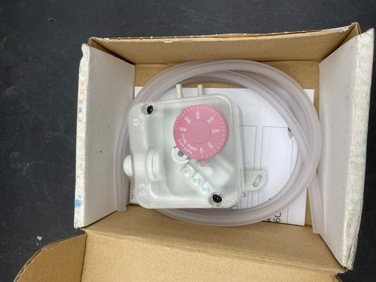 SCHNEIDER ELECTRIC TAC SPD900-600PA DIFFERENTIAL PRESSURE SWITCH 0-047-0104-0