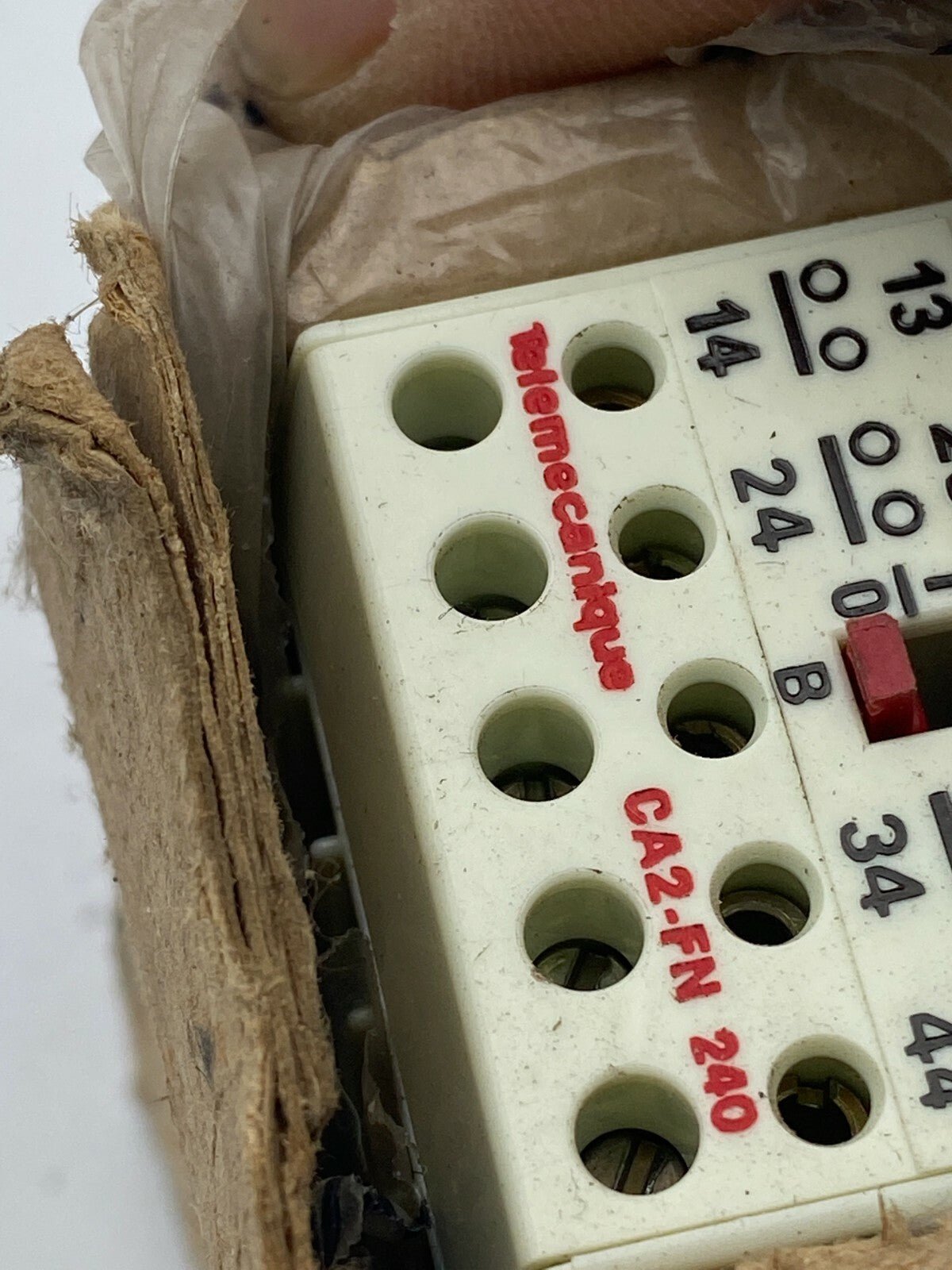 TELEMECANIQUE CA2 - FN 240 48 V Relay - KLR Automation
