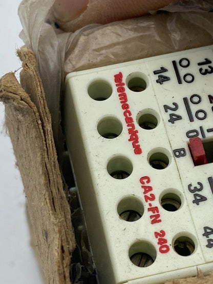 TELEMECANIQUE CA2 - FN 240 48 V Relay - KLR Automation