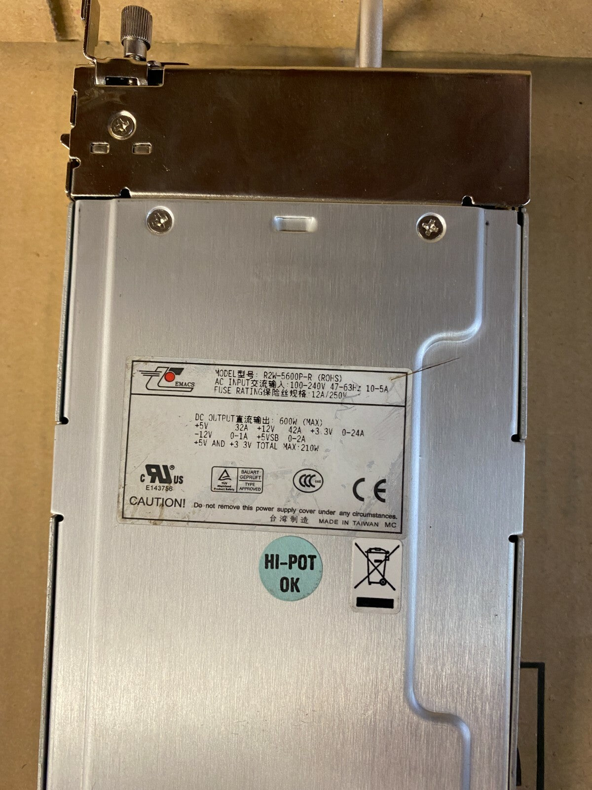 Emacs R2W-5600P-R Supply/Bloc Alimentation 600W