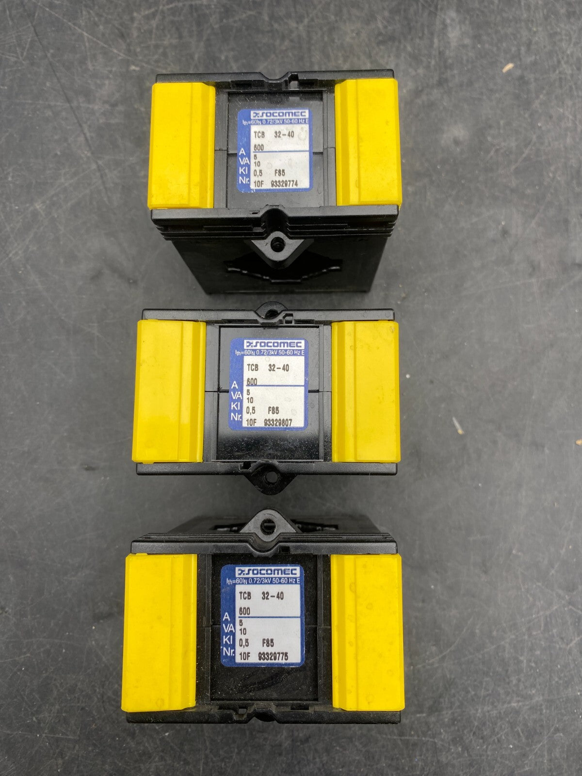 LOT DE 3 SOCOMEC TCB 32-40 600 5A 10VA 0.72/3kV 50-60Hz