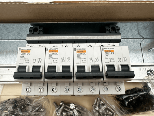 MERLIN GERIN C32H - DC MULTI9 C6A x4pc + RAIL + VISSERIE - KLR Automation