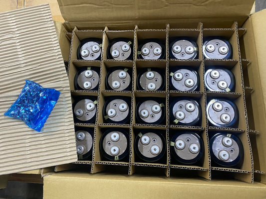 1pc x HITACHI Condasator Capocitor AIC FXA 5600 MFD 450 VDC Surge FXA2W562NE15M6