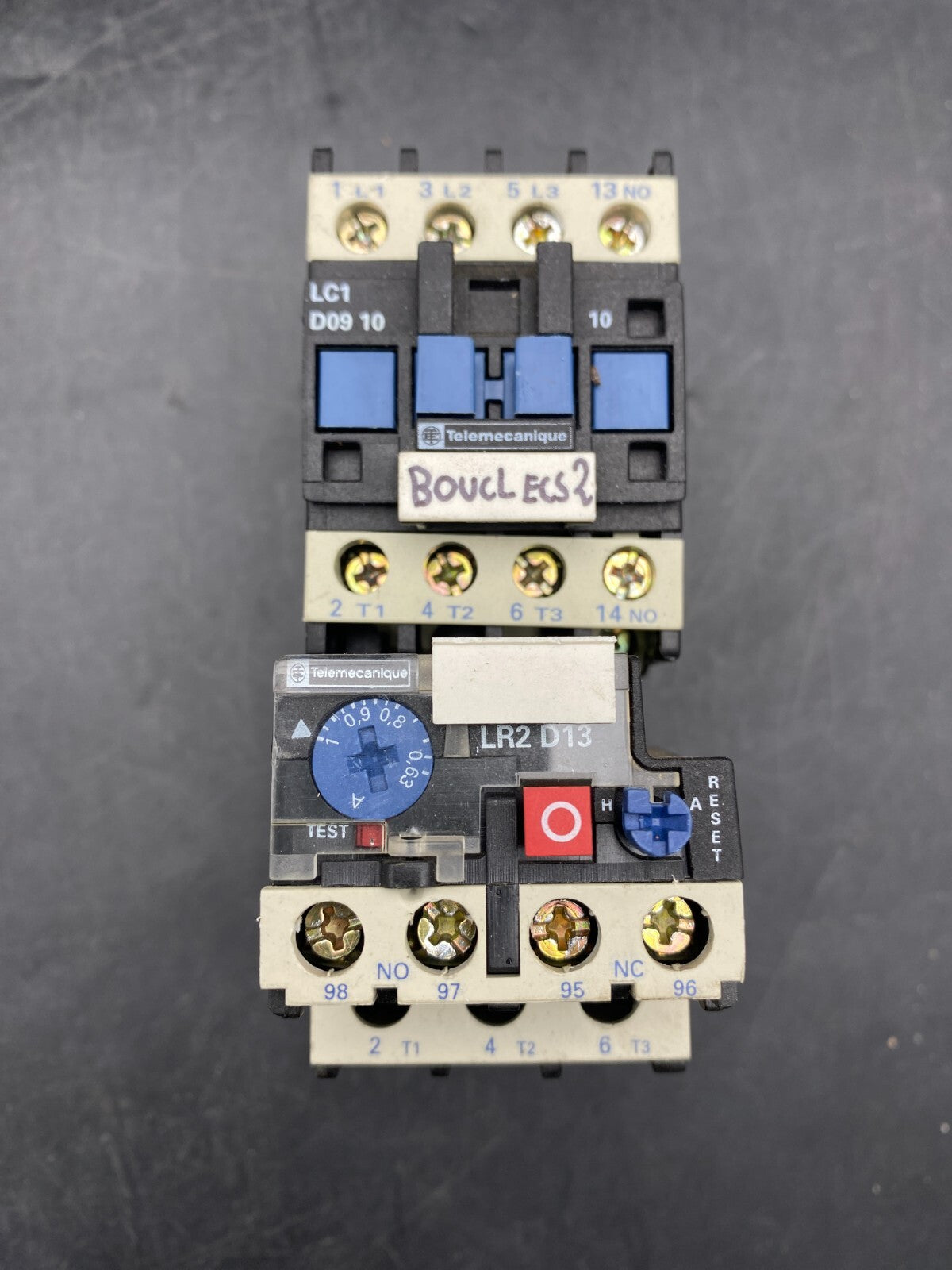 LOT DE TELEMECANIQUE 13 x LC1D0910 CONTACTOR + 5 x LR2D13