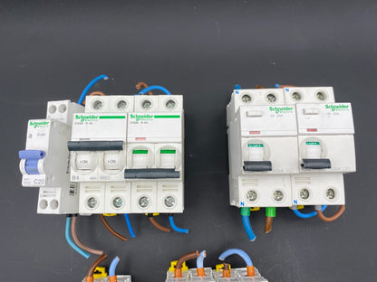 SET OF SCHNEIDER ELECTRIC IC60N 4A 32A 16A ID 63A D CLIC C20 + SCHROFF KTS 011