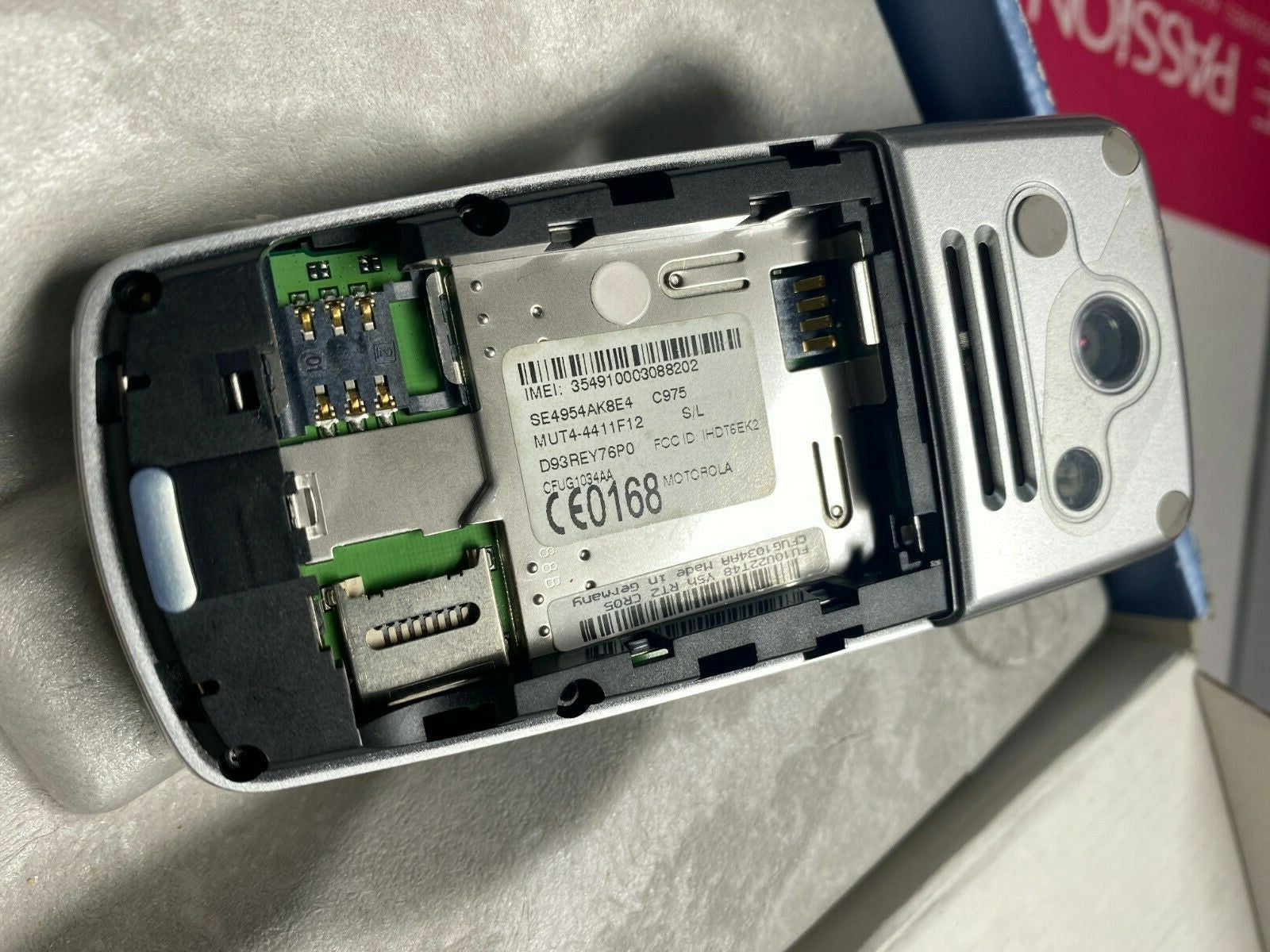 MOTOROLA C975 Silver   Rare collectors phone Mobile Cell