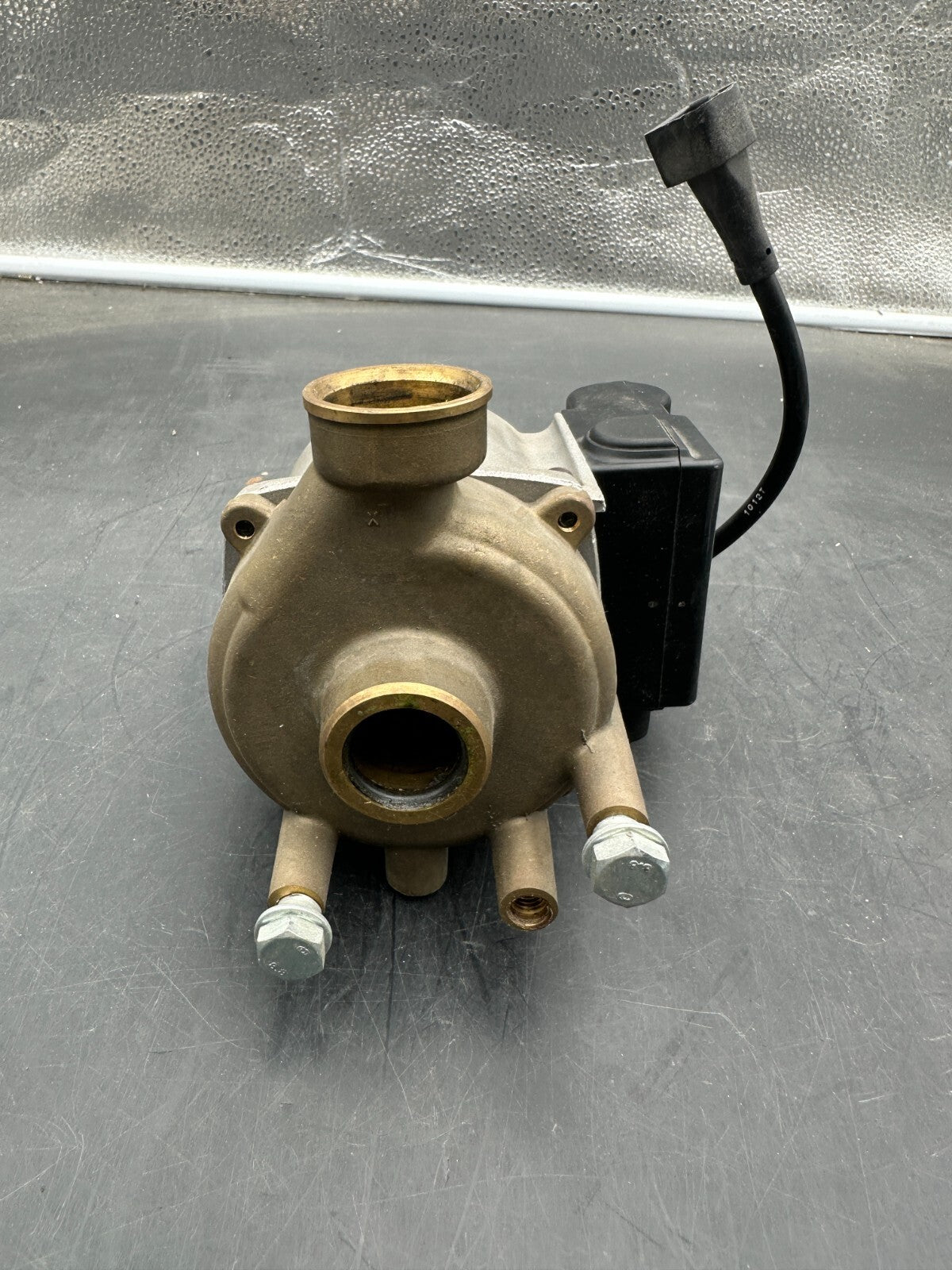 Pompe de chaudiere circulateur GRUNDFOS UPS 15-50 EL BOSCH