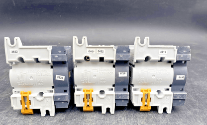 LOT DE 3 SOCOMEC INTERRUPTEUR SECTIONNEUR SIRCO 3P 20A 22003001+ 22001003 - KLR Automation