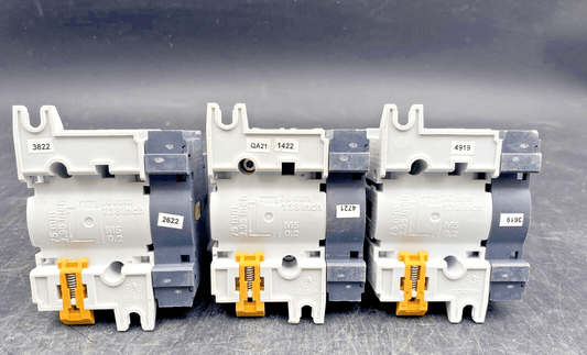 LOT DE 3 SOCOMEC INTERRUPTEUR SECTIONNEUR SIRCO 3P 20A 22003001+ 22001003 - KLR Automation