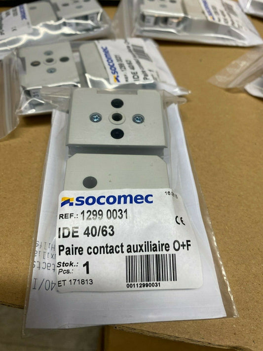 8 pc X Socomec  129 0031 Paire contact Auxiliaire O+F