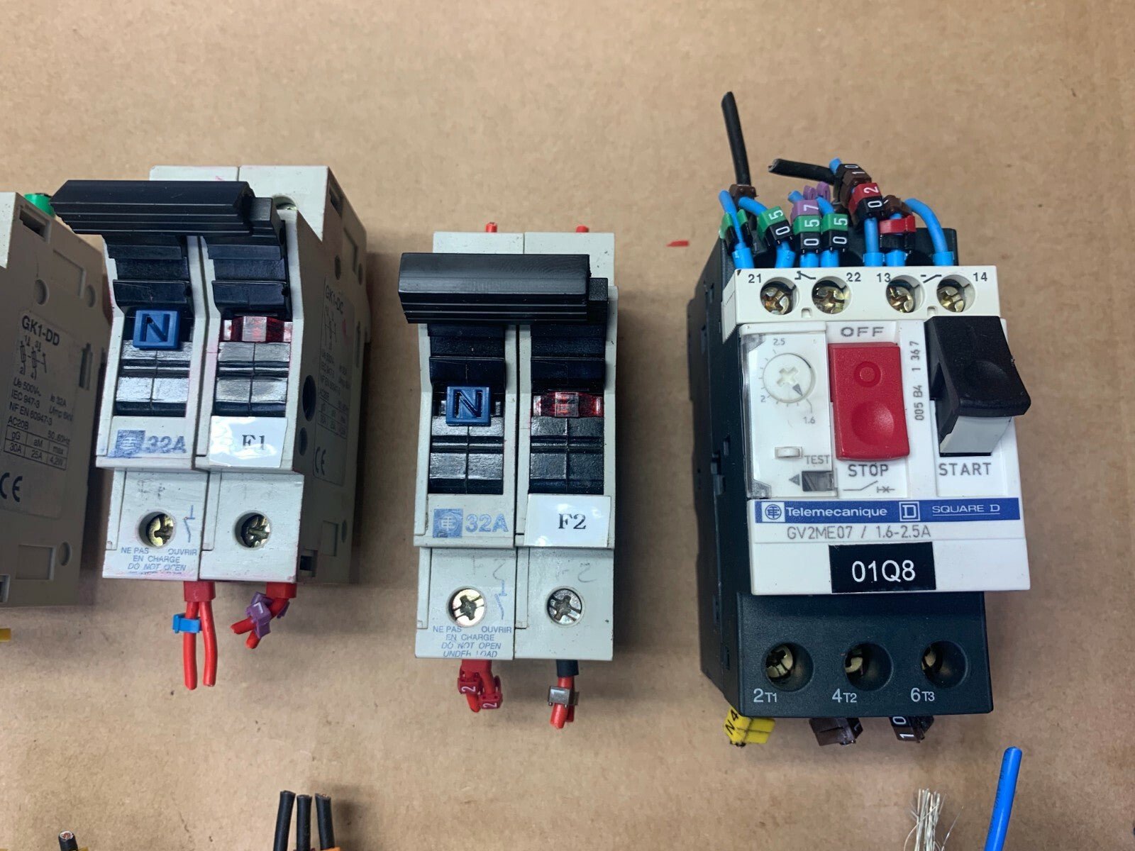 Lot de 12 pc x TELEMECANIQUE ...CAD32 + GV2ME07 +C60N + GK1 Contactor - KLR Automation