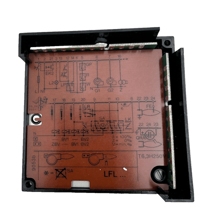 SIEMENS LFL1.333 SERIE 02 220 - 240V TS MAX 3s COMMANDE BRULEUR GAZ - KLR Automation