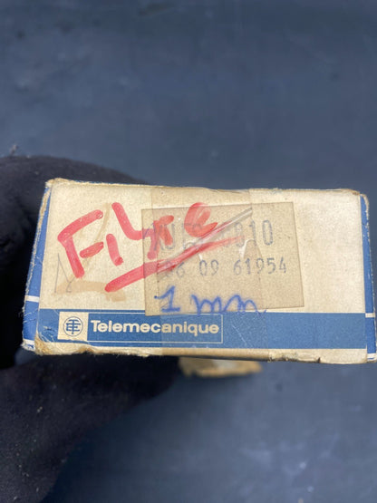 TELEMECANIQUE XU FS 0810 LIGHT GUIDE PAIR OVP - KLR Automation