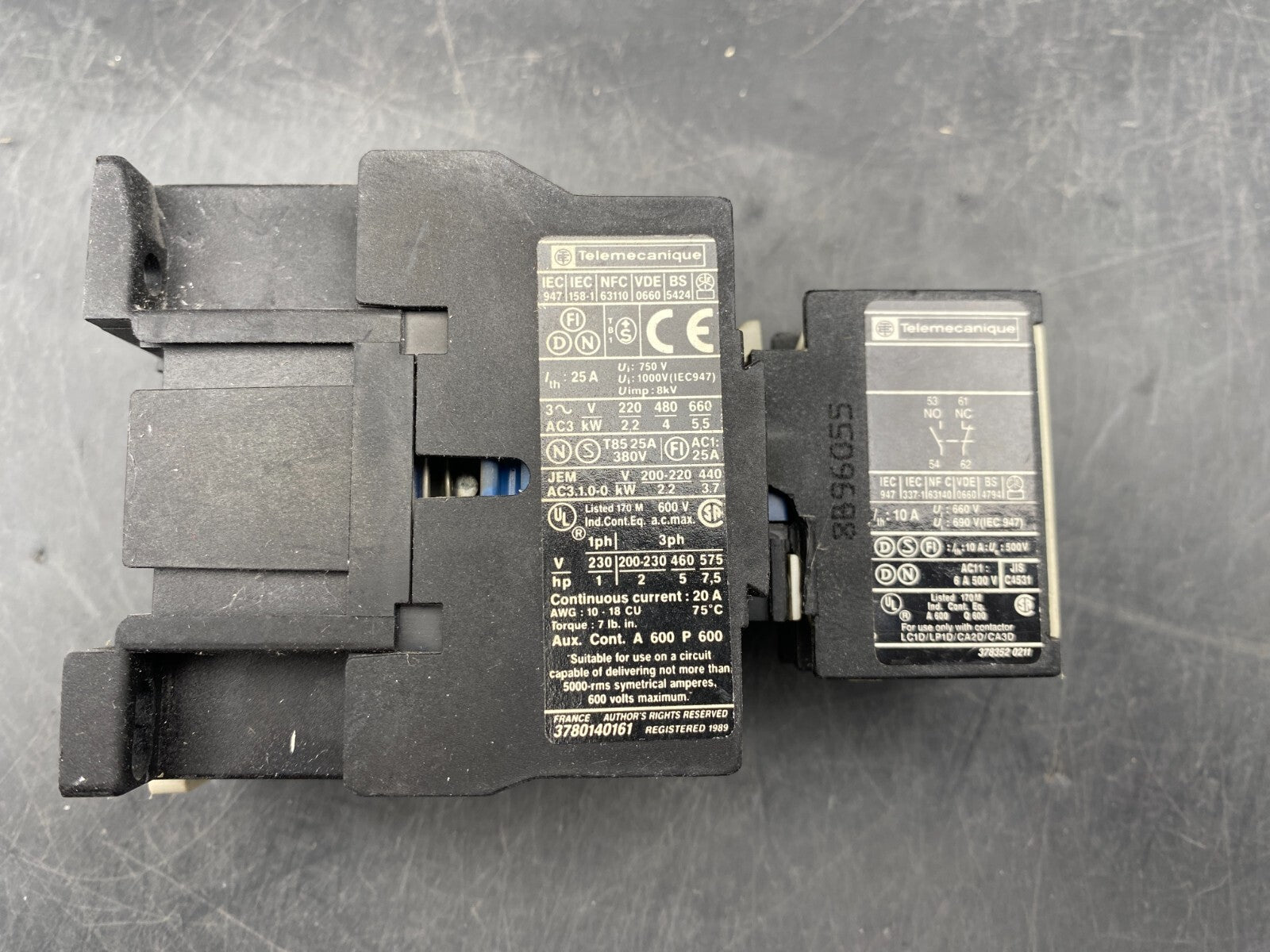 LOT DE 2 TELEMECANIQUE LC1D0910 + LA1DN11