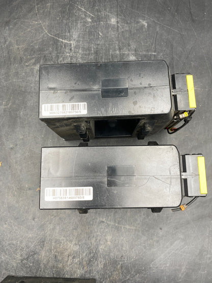 LOT DE 2 SOCOMEC TBA100 750/5 CLASSE 0.5 5VA 192T8075 + TBA100 1000/5 192T8090 - KLR Automation