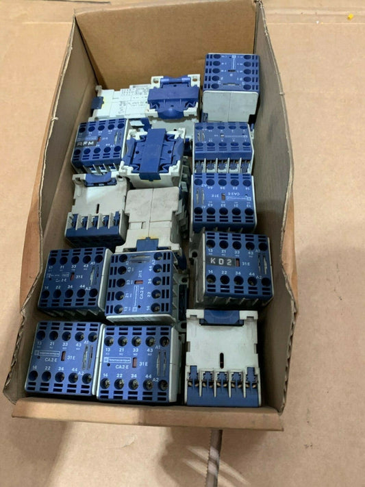 lot de 15 pc x  TELEMECANIQUE CA2-EN131 CONTROL RELAY 220/240V COIL 