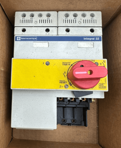 TELEMECANIQUE LD5 LC030BD CONTACTEUR DISJONCTEUR INVERSEUR INTEGRAL 32 017674 - KLR Automation